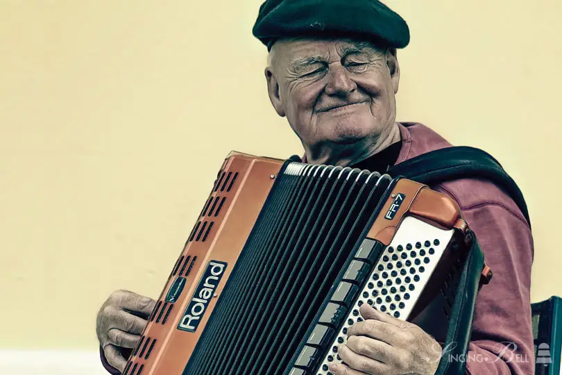 Music-Fights-Dementia-in-Older-Adults : Singing Bell Music Fights Dementia in Older Adults